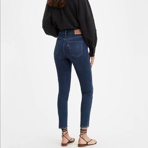 Levi’s 311 shaping skinny jeans